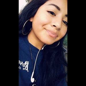 Meet your Posher, April